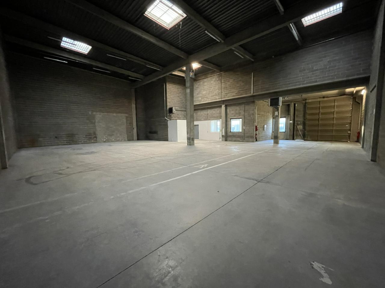 Local d'activité Saint-Quentin-Fallavier 3910m² Vente local d'activité Saint-Quentin-Fallavier Isère OVACT2311149 9